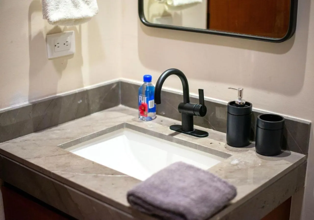 Modern Chic 1 Bedroom Apt W/ Rooftop Infinity Pool 툴룸 0*,
