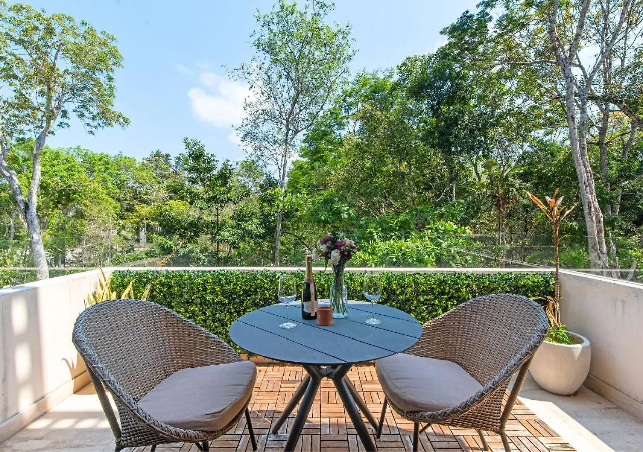 Modern Chic 1 Bedroom Apt W/ Rooftop Infinity Pool 툴룸 아파트